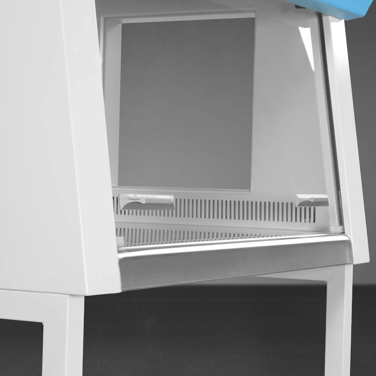 39″ Wide CB-V1Pro Vertical Laminar Flow Clean Bench with HEPA Filtration & UV Sterilization | ISO Class 5