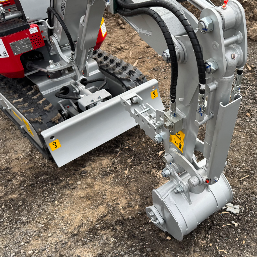 CREX6-M Petrol 600kg Micro / Mini Excavator Digger Loncin Engine
