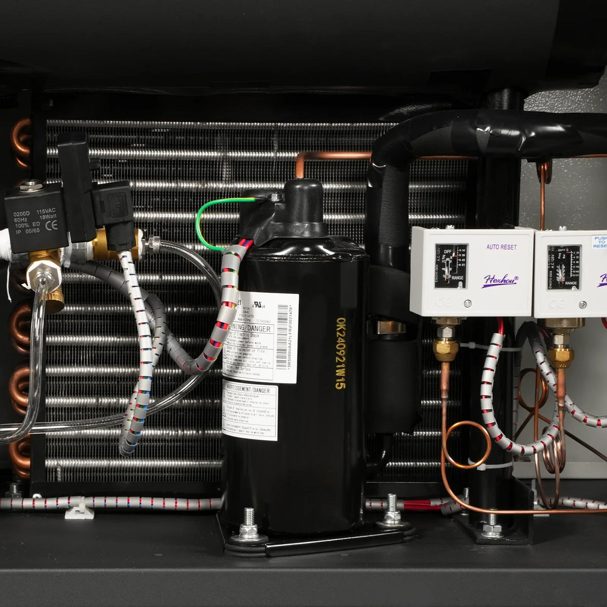 High Inlet Refrigerated Air Dryer 150 CFM, Max 176°F Inlet Temperature Compressed Air Dryer, 120V 0.75KW, 35.6°F Dew Point, Max 145 PSI, Dual Electronic & Manual Drain, Intelligent Control