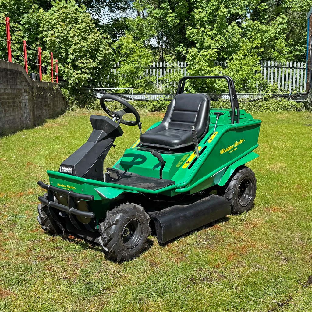 Meadow Master Compact Rough Cut Ride On Mower Honda 13HP GX390