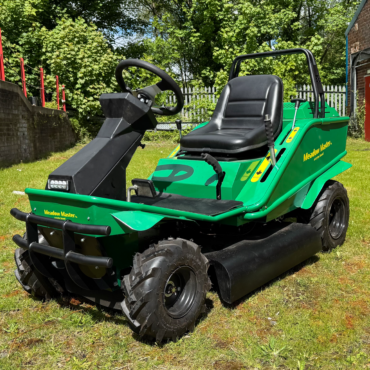 Meadow Master Compact Rough Cut Ride On Mower Honda 13HP GX390