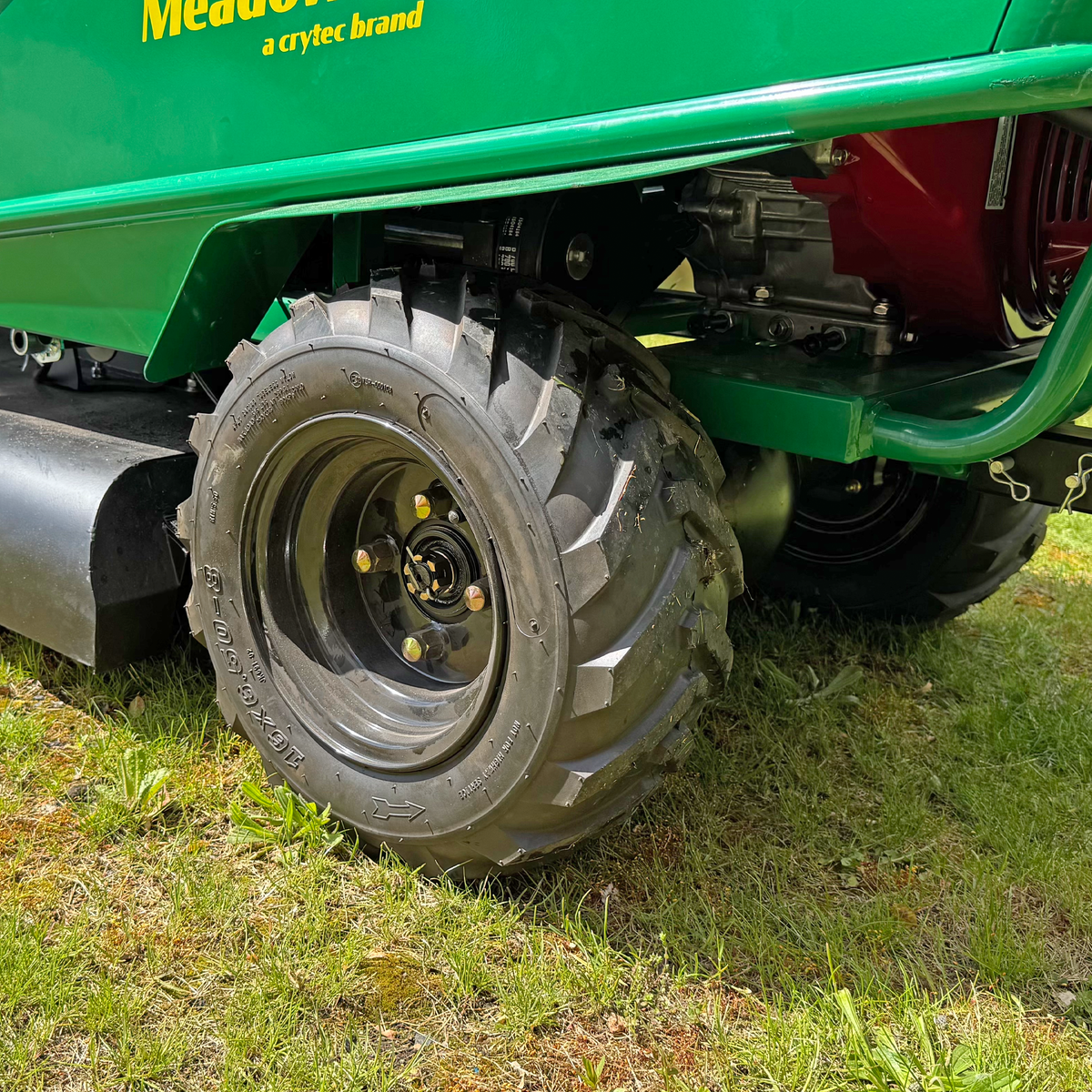 Meadow Master Compact Rough Cut Ride On Mower Honda 13HP GX390