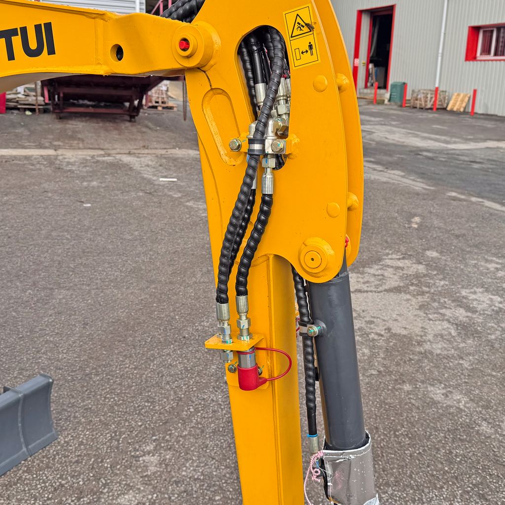 Shantui SE17SR Mini Excavator | Kubota Engine Euro Stage 5 | 1800kg | 3 Cylinder
