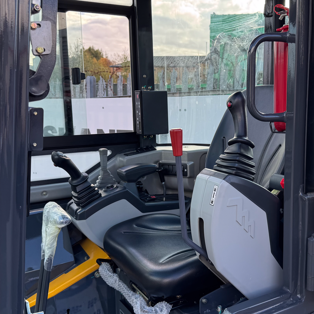 Shantui SE18SR Mini Excavator | Kubota Engine Euro Stage 5 | 1850kg | 3 Cylinder