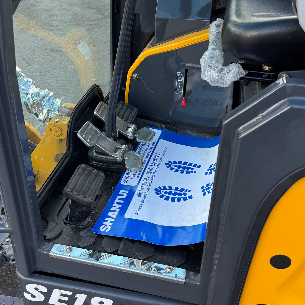 Shantui SE18SR Mini Excavator | Kubota Engine Euro Stage 5 | 1850kg | 3 Cylinder