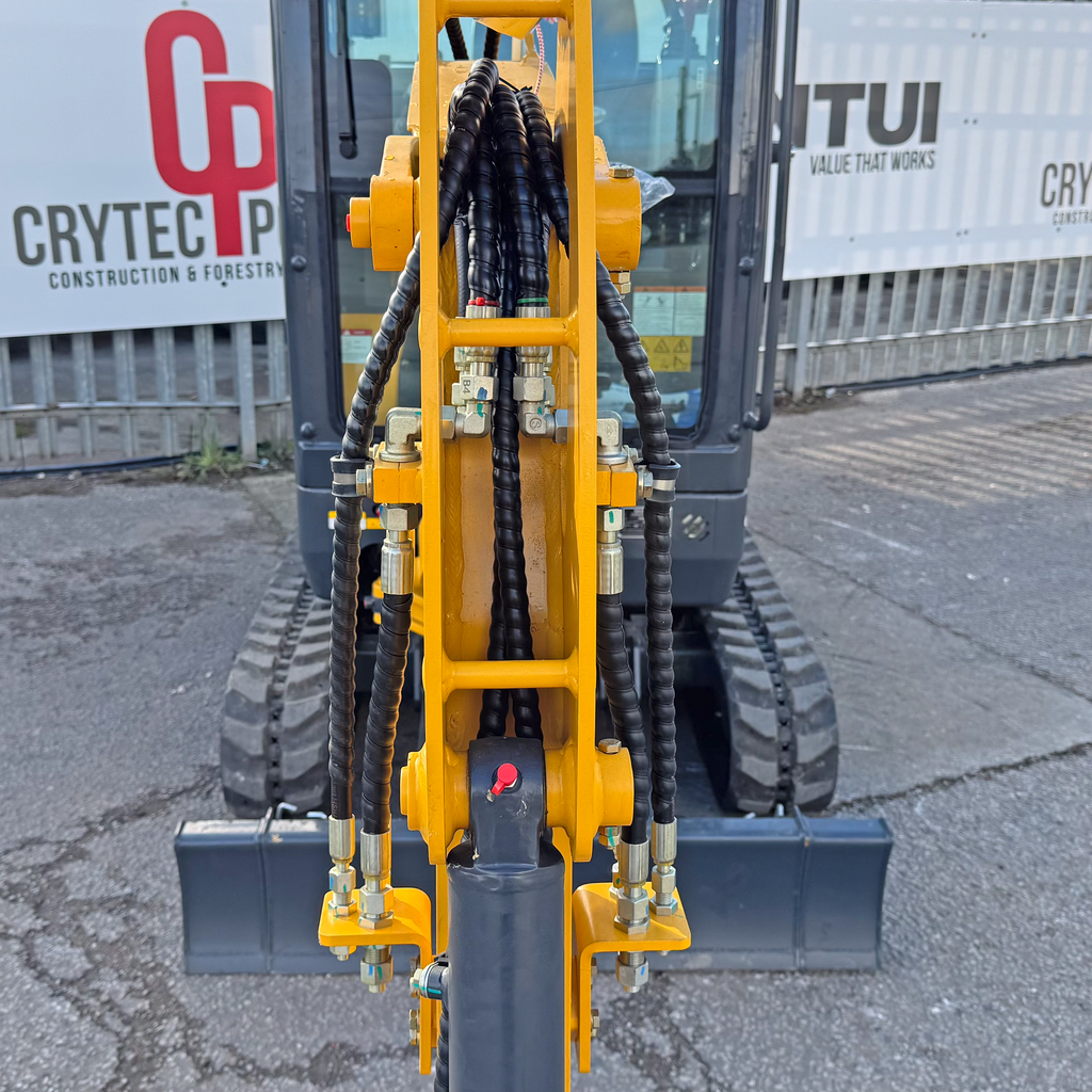 Shantui SE18SR Mini Excavator | Kubota Engine Euro Stage 5 | 1850kg | 3 Cylinder
