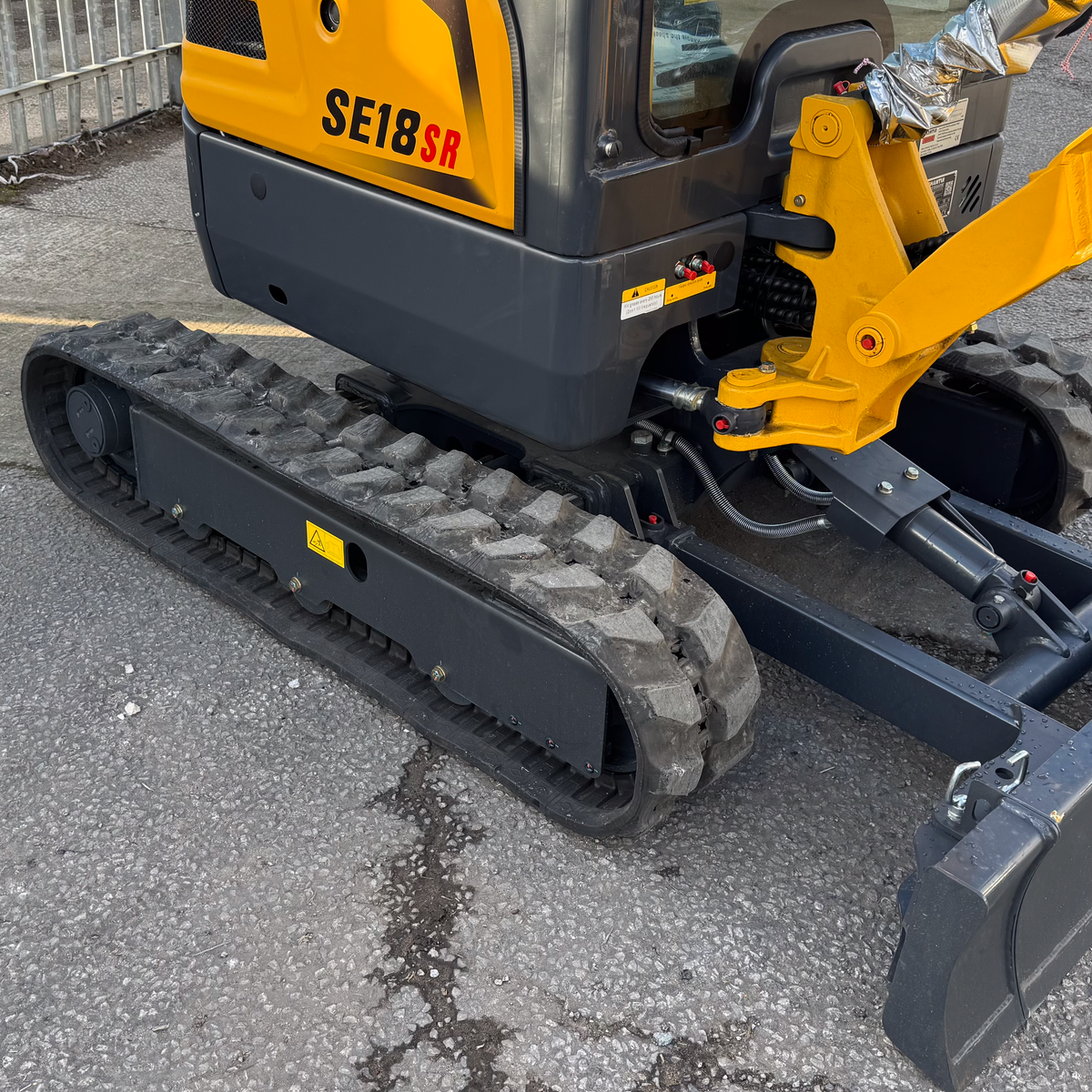 Shantui SE18SR Mini Excavator | Kubota Engine Euro Stage 5 | 1850kg | 3 Cylinder