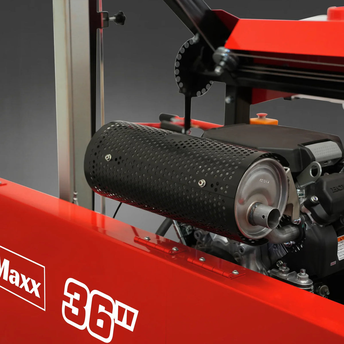 MechMaxx 36" MAX Portable Sawmill,  25HP 688cc HONDA GX690 V-Twin Engine,  35" Board Width,  20' Track Length,  (10 Blades Included) SM36HMAX