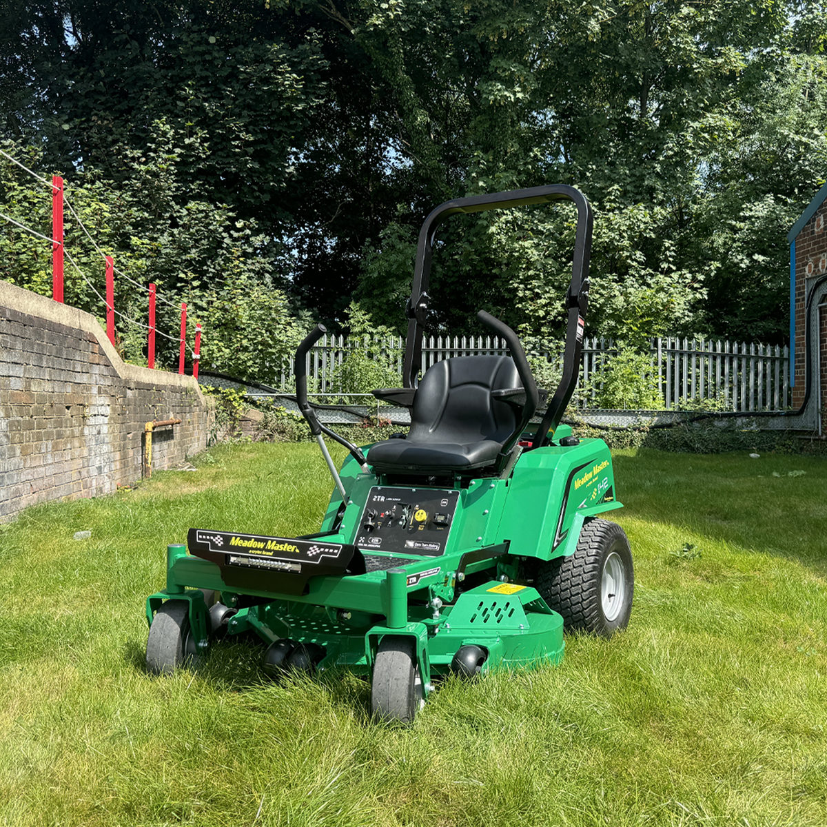 Meadow Master Zero Turn Ride On Lawn Mower 50 Inch Capacity Honda GX630 Engine